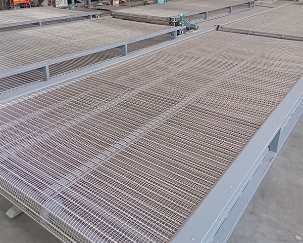 網(wǎng)帶輸送機